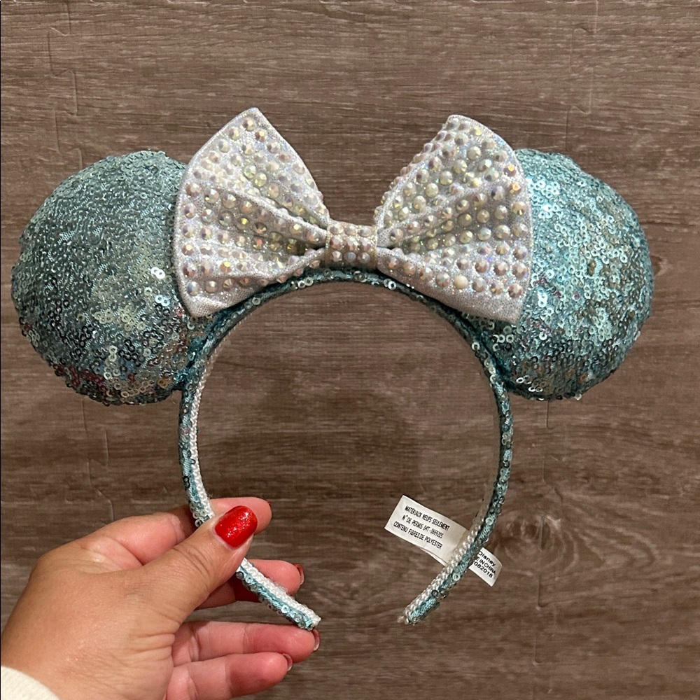 Disney Minnie Ears – Teal Sequin w/ Silver Bow (2019 Claire’s Mystery Ears, EUC)